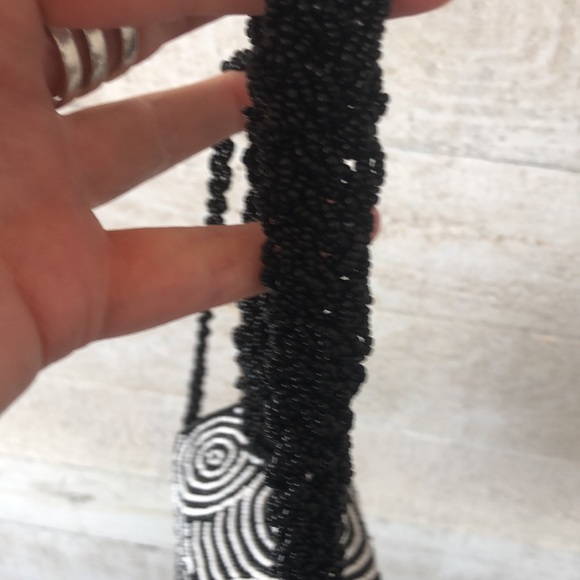 Adorable fully beaded Crossbody miniature bag - Picture 14 of 15